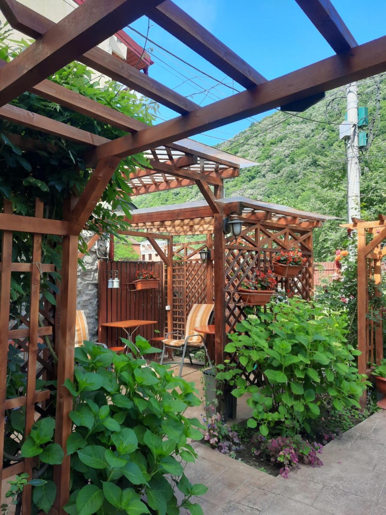 Pension Eden Băile Herculane Exterior foto